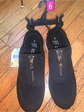 Time and tru shoes NWT